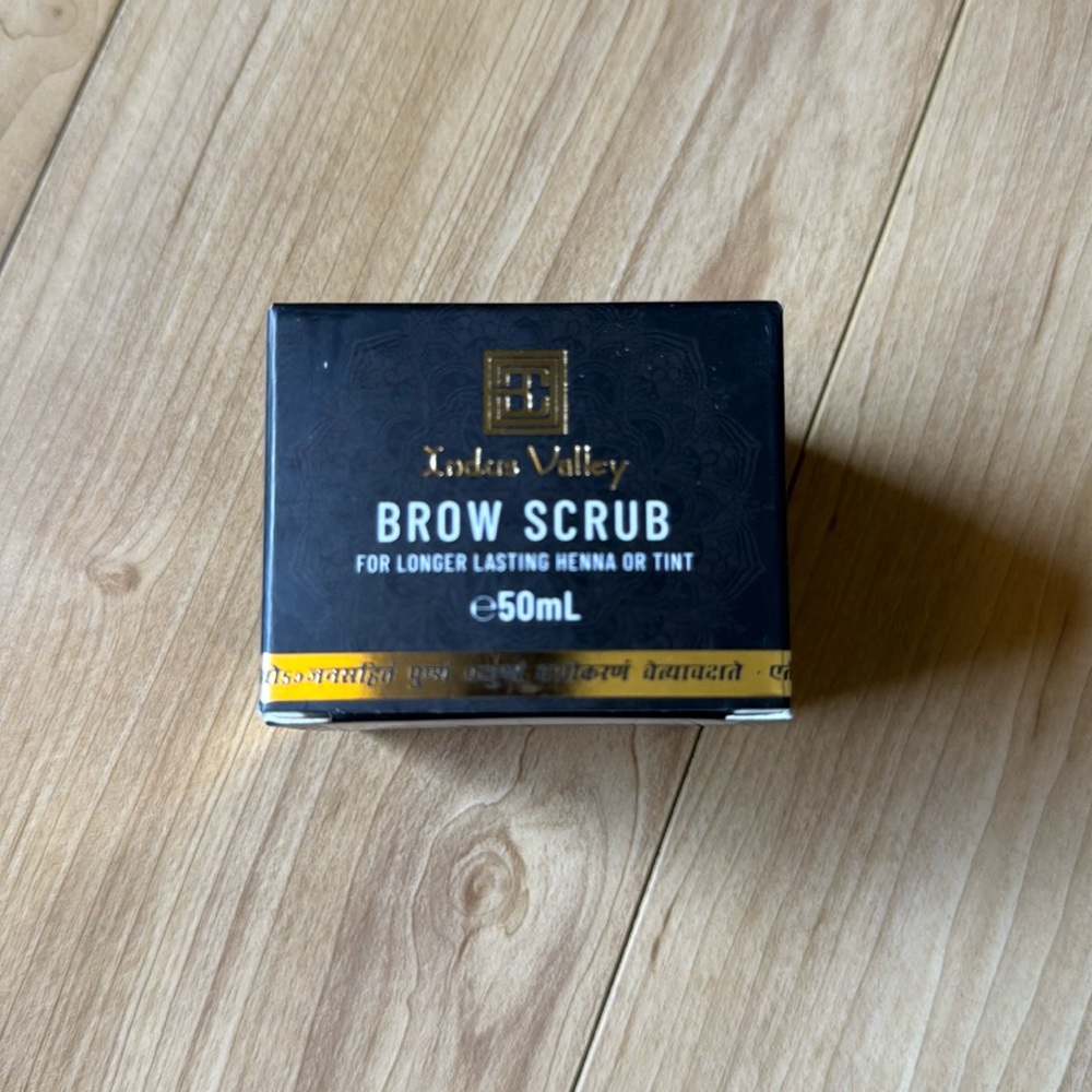 Brow Scrub